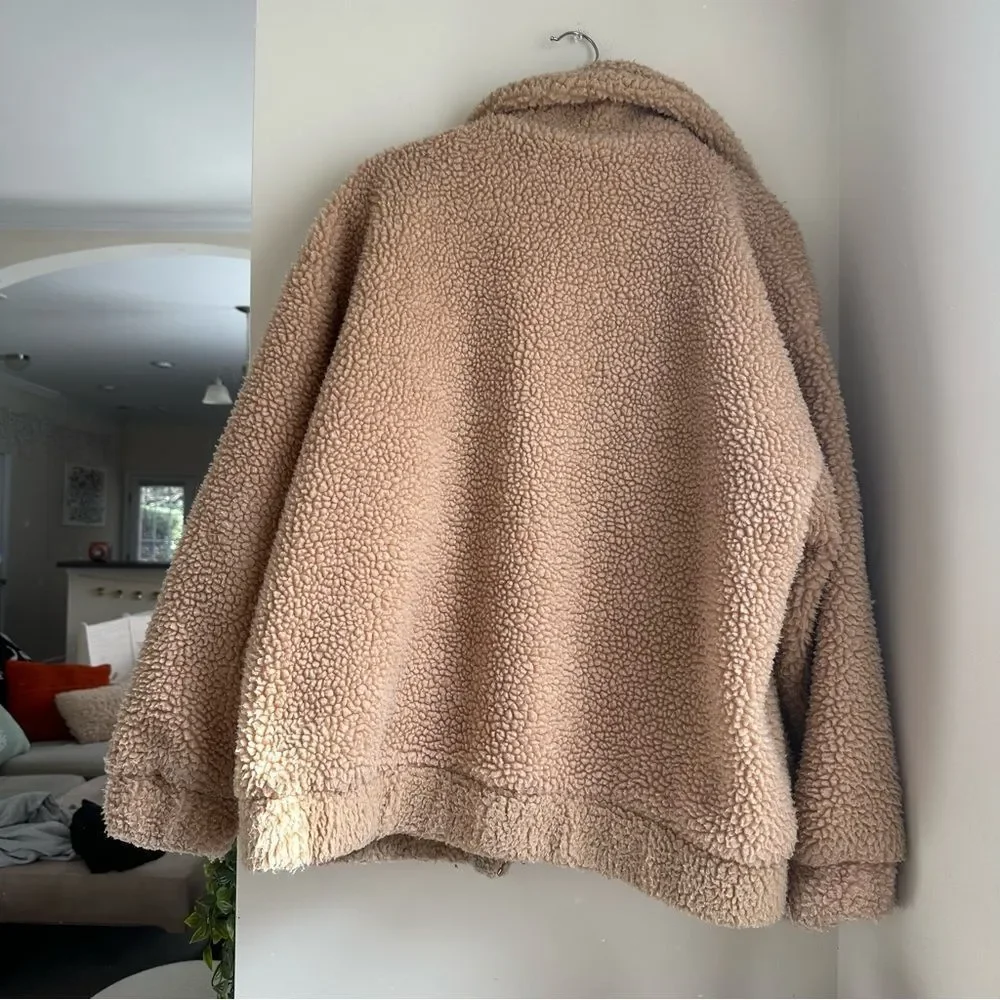 I.AM.GIA I AM GIA Pixie Teddy Coat Caramel
Tan Sherpa Blogger favorite Coat - Picture 7 of 16